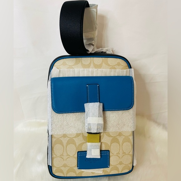 SOLD NWT Coach track pack Signature canvas Sling bag/ backpack crossbody bag - Picture 5 of 13